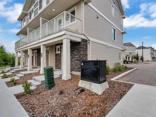 64 1783 St Nw, Edmonton, AB, T5Z 0P7 townhouse for sale | Listing ID E4508 | Royal LePage