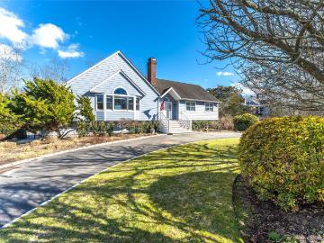 64 Tanners Neck Ln, Westhampton, NY 11977 | MLS #955034