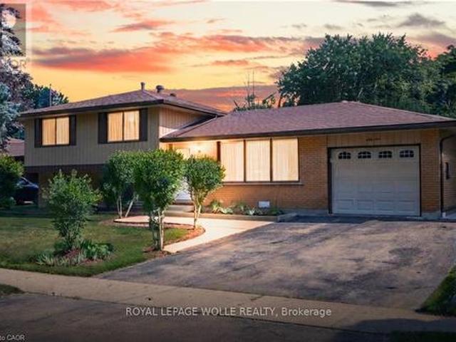64 Warren Road, Kitchener, ON, N2M 4T4 house for sale | Listing ID X13670 | Royal LePage