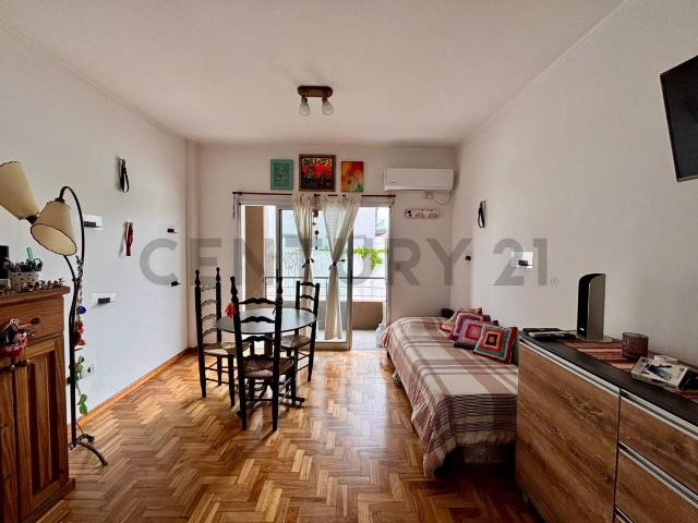 64 y 19 Monoambiente con cochera en alquiler La Plata