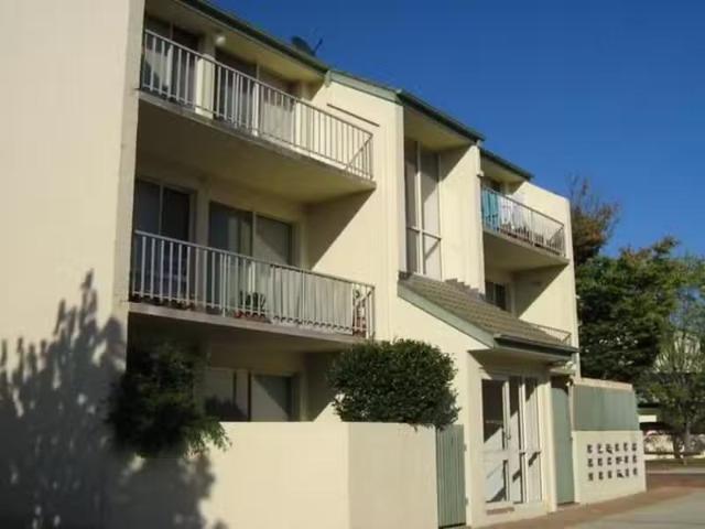 6/4 Antis Street, Phillip Apartment for rent Listed by Helen.
