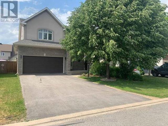 64 Black Bear Way, Ottawa, ON, K2S 2G7 house for lease | Listing ID X13592 | Royal LePage
