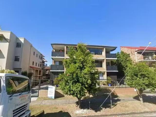6/4 Broad Street, Labrador, QLD 4215