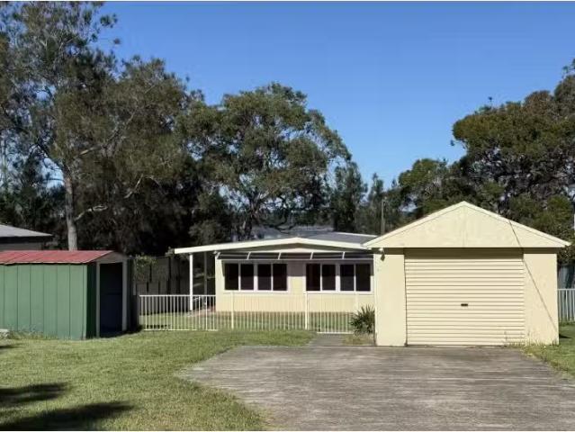 64 Buff Point Avenue, Buff Point House for rent Listed by Cap.