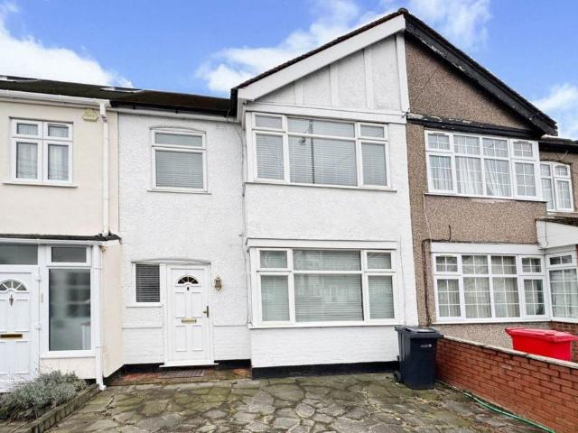 64 Craven Gardens, London, IG6 1PF, United Kingdom | 3 bed house for rent #138776476 | Rentberry