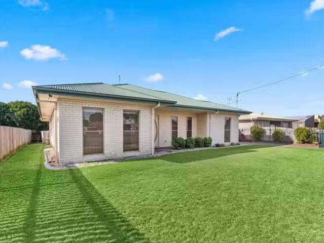 64 Cunningham Street, Urangan, QLD 4655