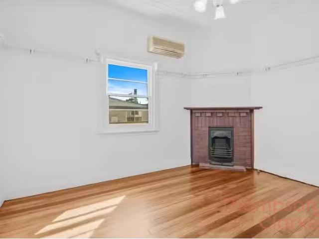 64 Desmond Street, Cessnock House for rent Listed by Shelley.