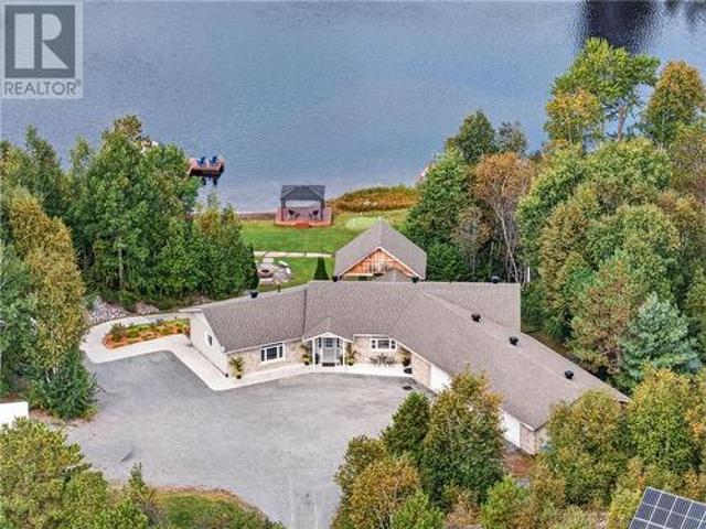 64 Forestview, Wahnapitae, ON, P0M 3C0 house for sale | Listing ID 2130 | Royal LePage
