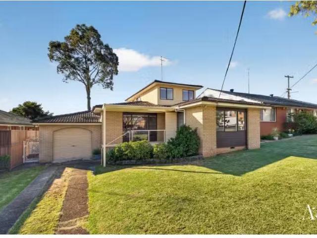 64 Flinders Rd, Georges Hall House for rent Listed by Ali Awi.