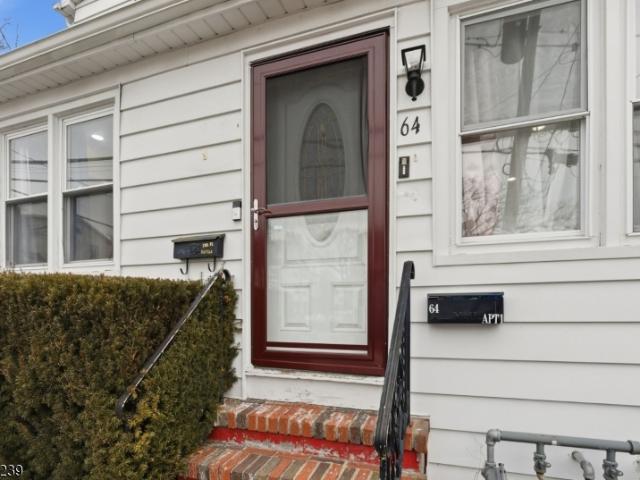 64 John Ryle Ave