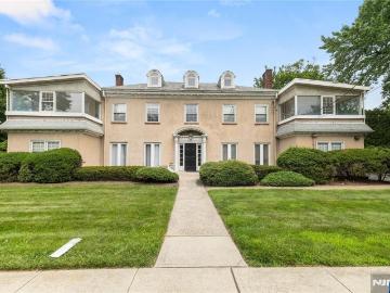 64 Knickerbocker Road, Englewood, US, NJ