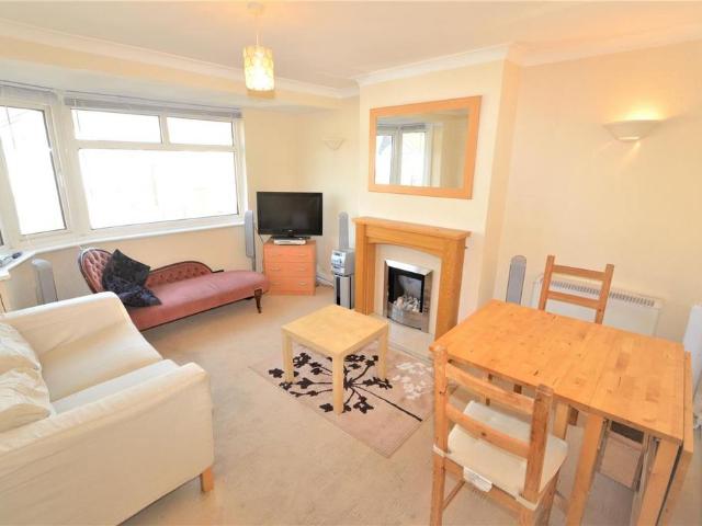 64 Lansdowne Road, London, E18 2BB, United Kingdom | 5 bed house for rent #136496107 | Rentberry