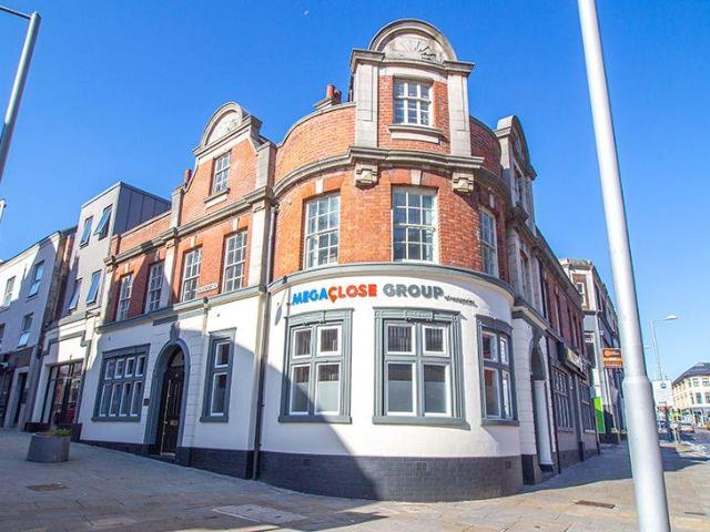 64 Lower Parliament Street. 8 bed townhouse to rent £4,784 pcm £1,104 pw