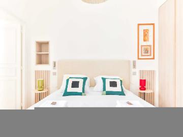 64 m² flat for 4 people ideally located in the heart of Saint Germain des Prés