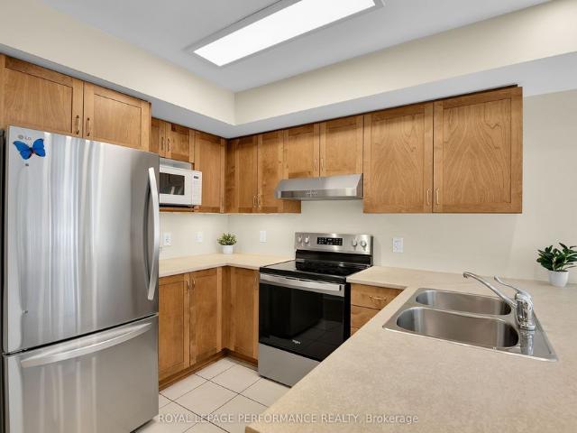 64 Mayflower Private, Ottawa