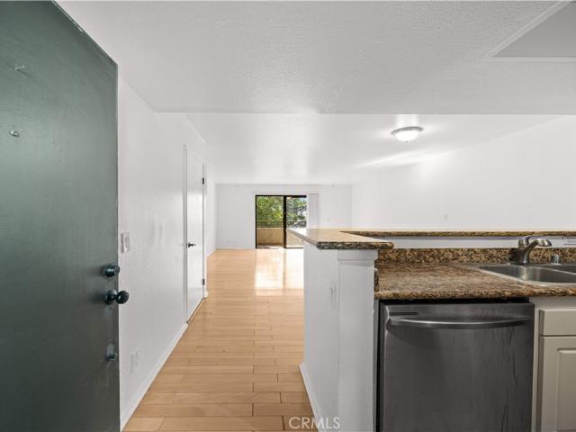 64 N Mar Vista Avenue 103