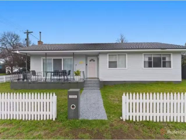 64 Ohio Street, Armidale House for rent Listed by Mandy Lisle.