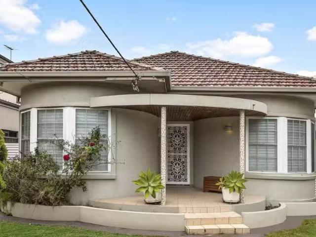 64 Pasadena Street, Monterey House for rent Listed by Stuart.