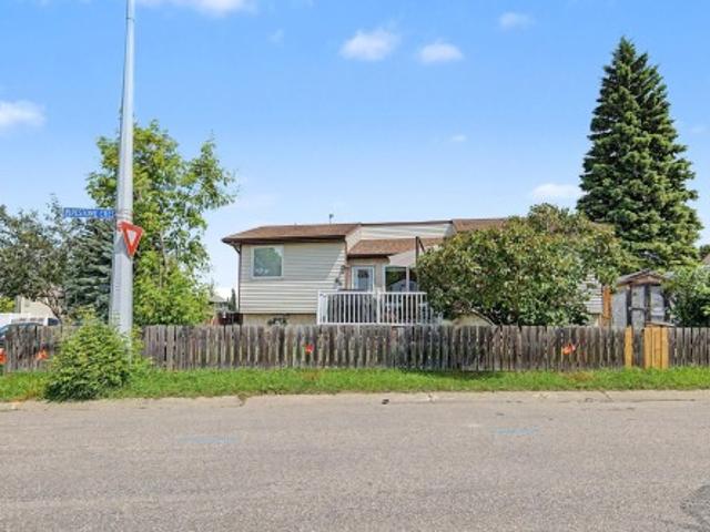 64 Pipestone, Devon, AB, T9G 1T7 house for sale | Listing ID E4499 | Royal LePage