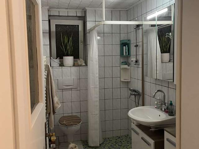 64 qm Wohnung in ruhigem altem Haus