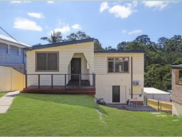 64 Robertson Street, CONISTON House for rent Listed by Kayla.