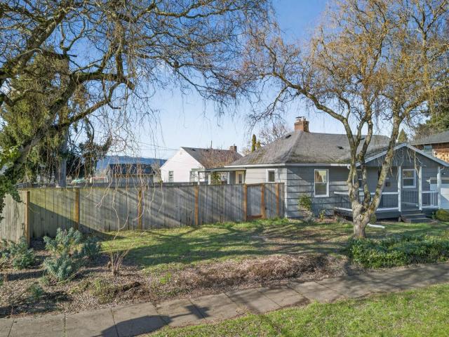 6505 Knowles Ave, Portland, US, OR