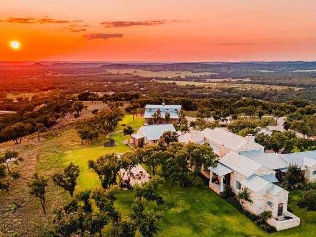 6507 N State Highway 16, Fredericksburg, TX