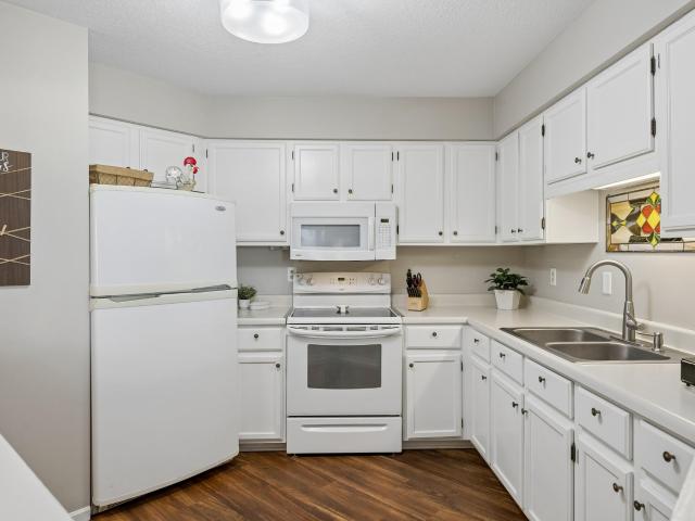 6500 Woodlake Drive # 910