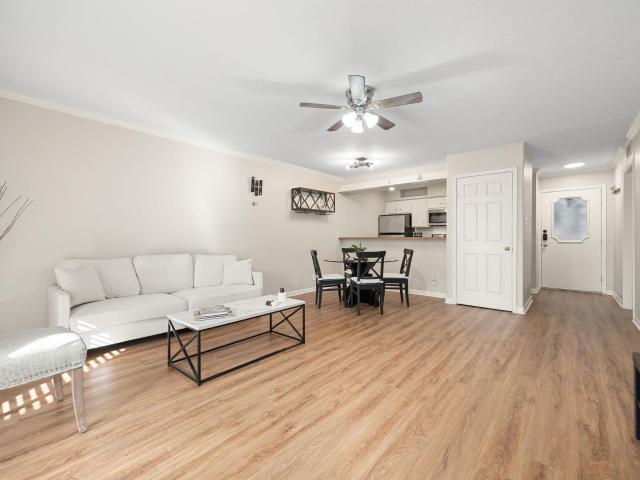 6501 E Hill Dr # 111