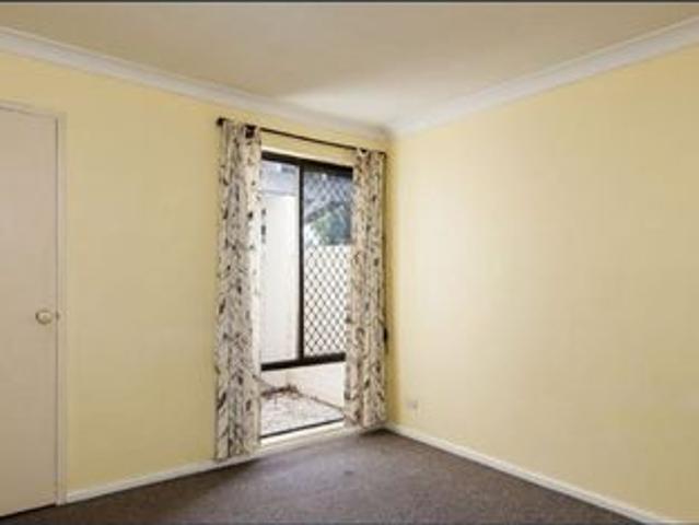 $650/week Only Furnished House. ROSSMOYNE SCHOOL ZONE. Walk to everything!
