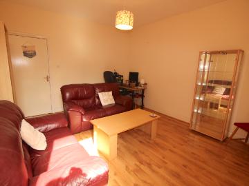 £650.00 PCM, 2 Bed Lower Ground Floor Flat, Croydon Rd NE4