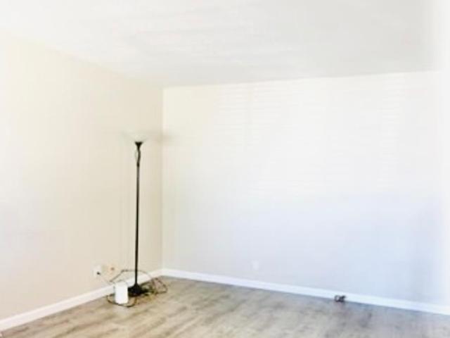 650 Fargo Ave 1