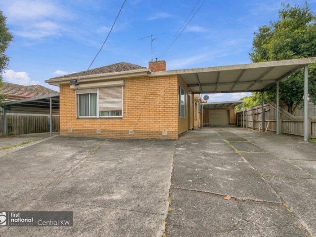 $650 per week Rare Dual Occupancy Opportunity in a Convenient Morwell Location