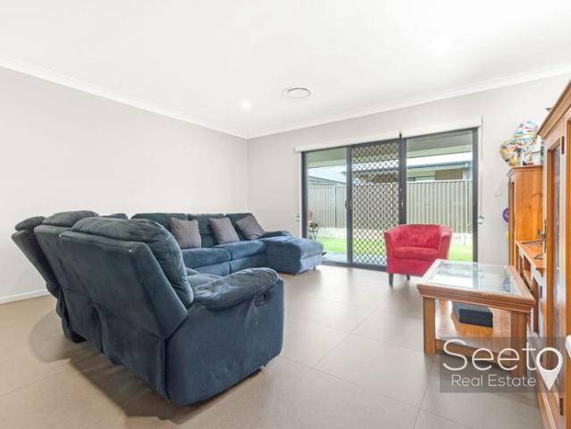 650M to Aldoi, Spacious 4 bed House With Double Lock Up Garage