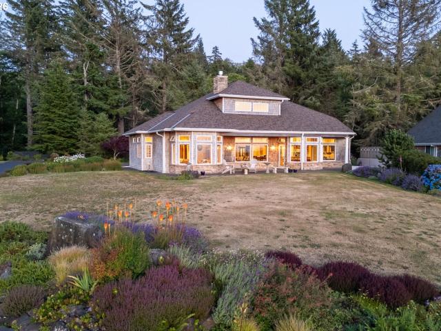6515 Pacific Overlook DR