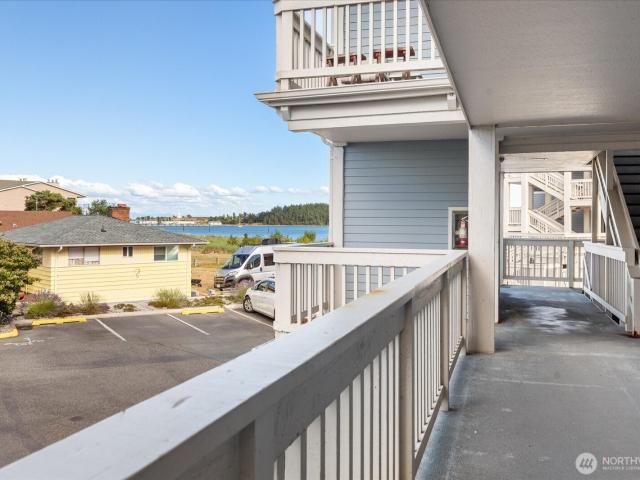 651 SE Bayshore Drive # C102