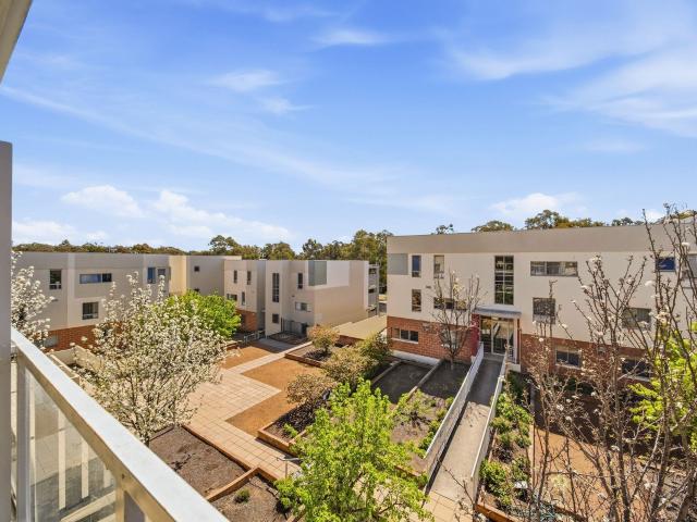 65/2 Eardley Street Bruce