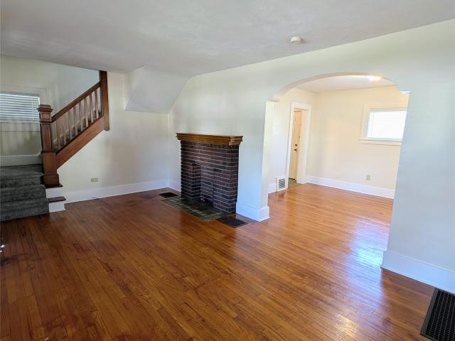 652 W 29TH Street