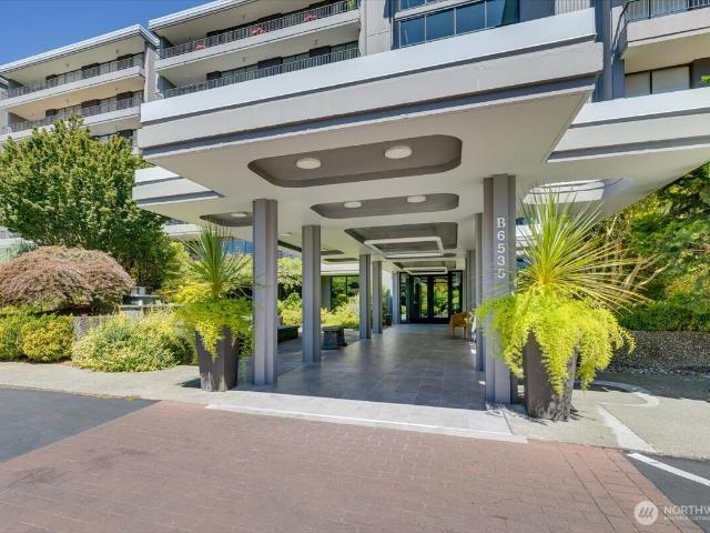 6535 Seaview Avenue NW # 305B