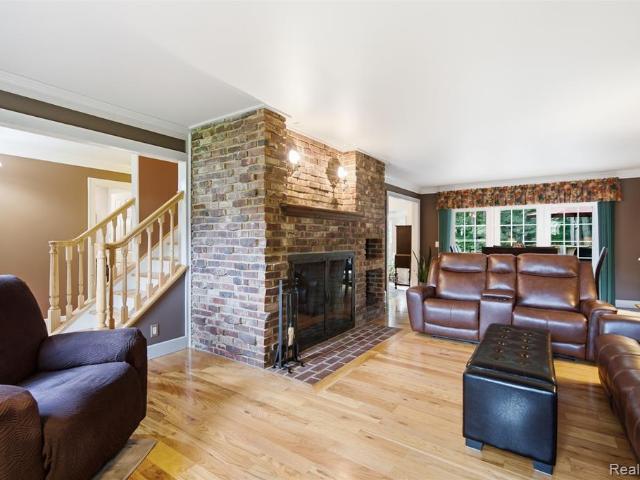 6535 Settlement Square