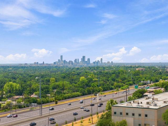 6533 E Hill Dr # 5