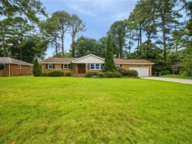 653 Edwin DR