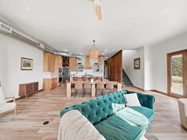 653 Fox Den Road