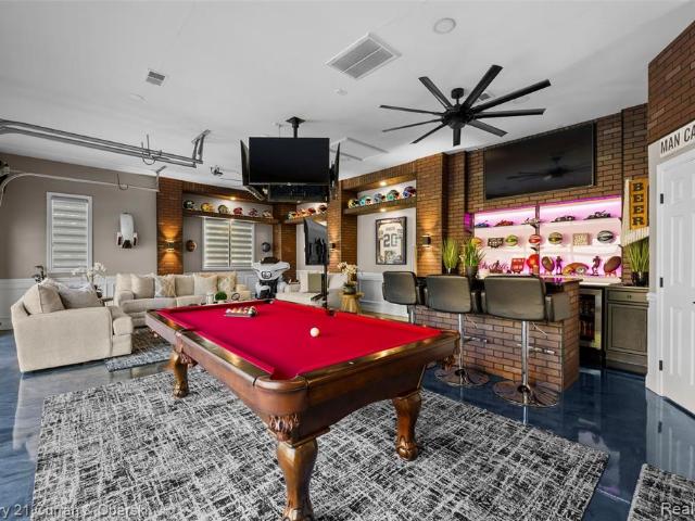 653 Holbrooke Drive