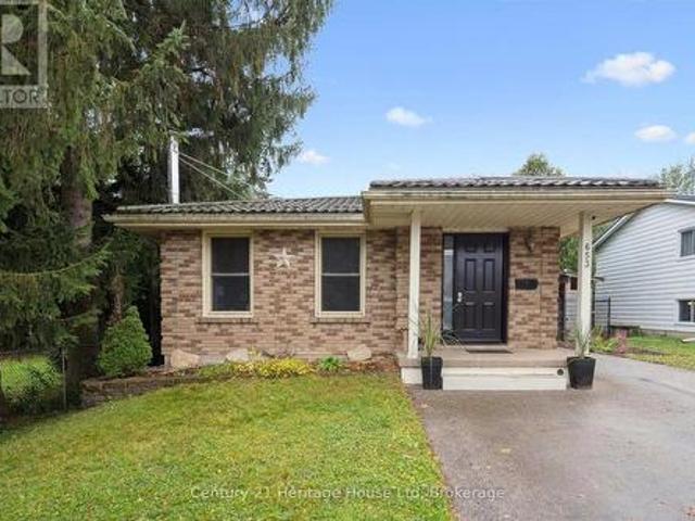 653 Perry Street, Centre Wellington Fergus, ON, N1M 2R5 house for sale | Listing ID X13626 | Royal LePage