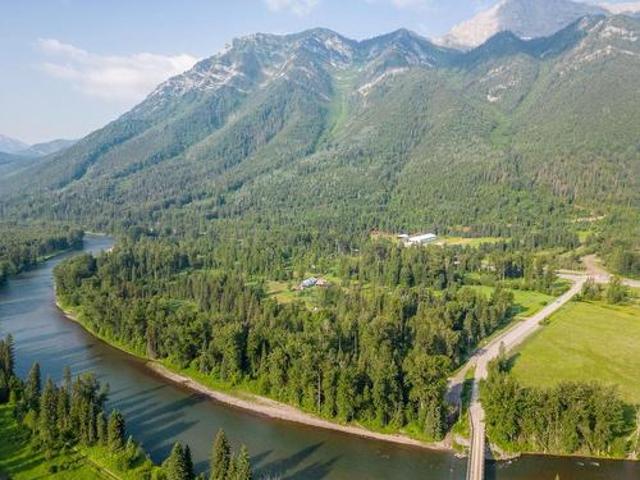6542 Morrissey Road, Elk Valley, BC, V0B 1M1 Luxury House for sale | Listing ID 2471 KO | Royal LePage Carriage Trade Luxury Properties