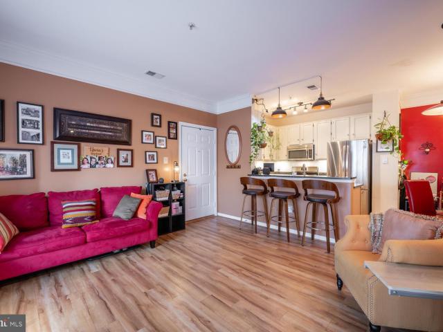 6543 Grange Ln, Unit 202, Alexandria, VA 22315 | MLS #VAFX2292