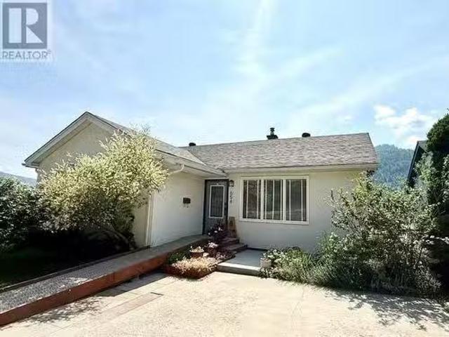 654 Schofield Highway, Warfield, BC, V1R 2G8 house for sale.