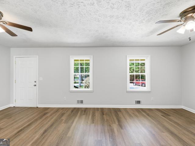 6556 Glenwood Drive