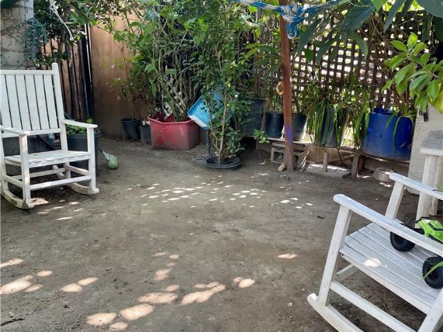 6558 S Van Ness Ave, Los Angeles, CA 90047 | MLS #DW26012